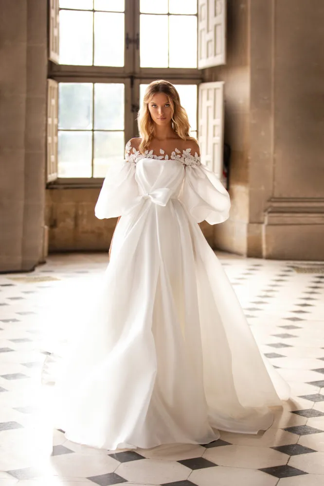 New Elegant Beach Wedding Dresses With Jacket 2020 Strapless Ruched Sleeveless Bridal Gowns Backless Summer Plus Size Wedding Dress