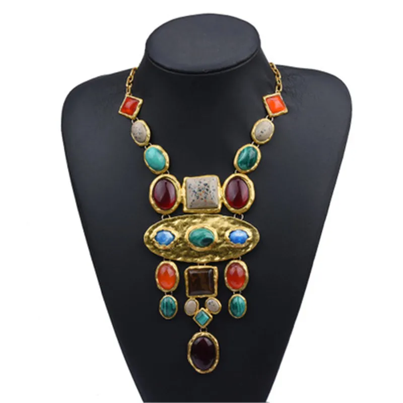 Gorgeous Baroco Style Gold Chain Choker Victoria Pendant Colorful Costume Drag Queen Jewelry for Women 1 Pc