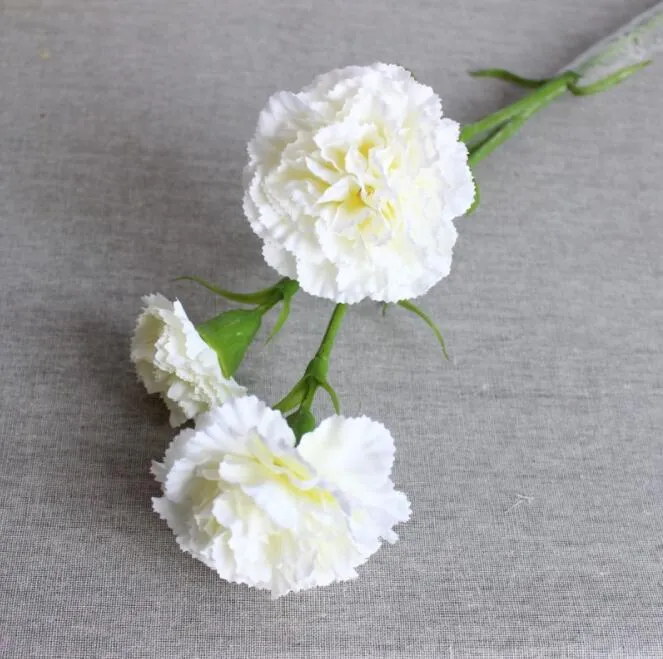 装飾的な花のシルクカーネーションの明るい造花3頭家の装飾のための人工的なカーネーションの絹の花