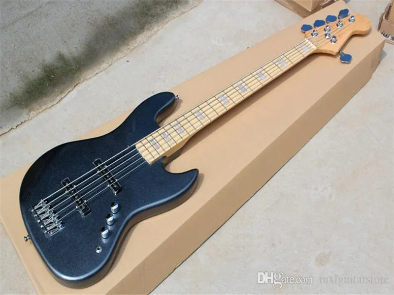 Черное тело 5 Строки электрические бас-гитара с кленовым фретаром, хром харджер, 2 пикапа, предлагают настроенные