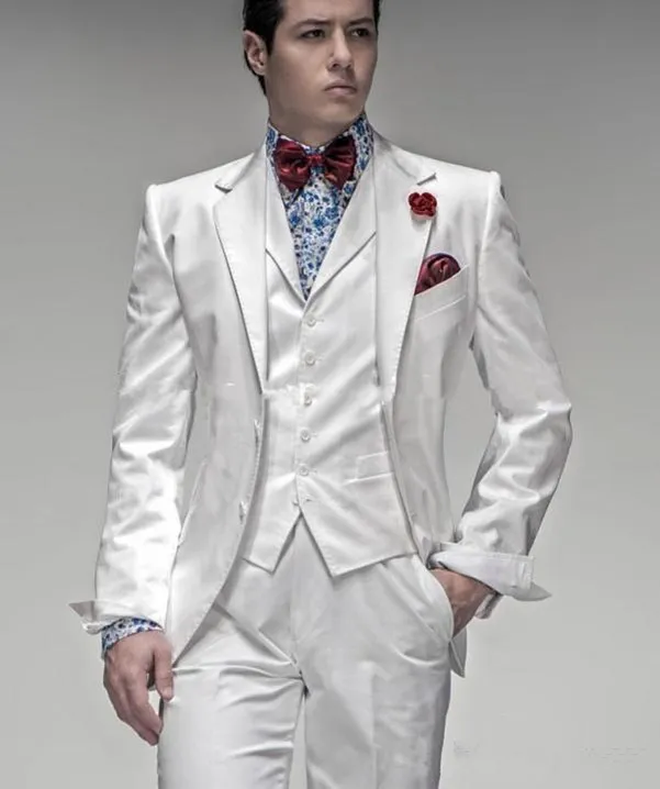 Nowa Gorąca Sprzedaż Dwa przyciski White Groom Tuxedos Notch Lapel Groomsmen Najlepszy Mężczyzna Mężczyzna Garnitury Ślubne Prom Suit (Kurtka + Spodnie + Kamizelka + Krawat) 4220