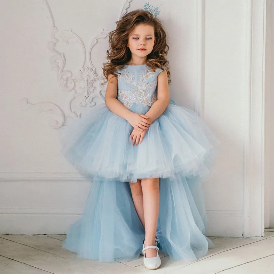 Bleu ciel haut Plus bas des robes de demoiselle pour une ligne de perles de mariage Pageant Robes Tulle pailletée robe de première communion