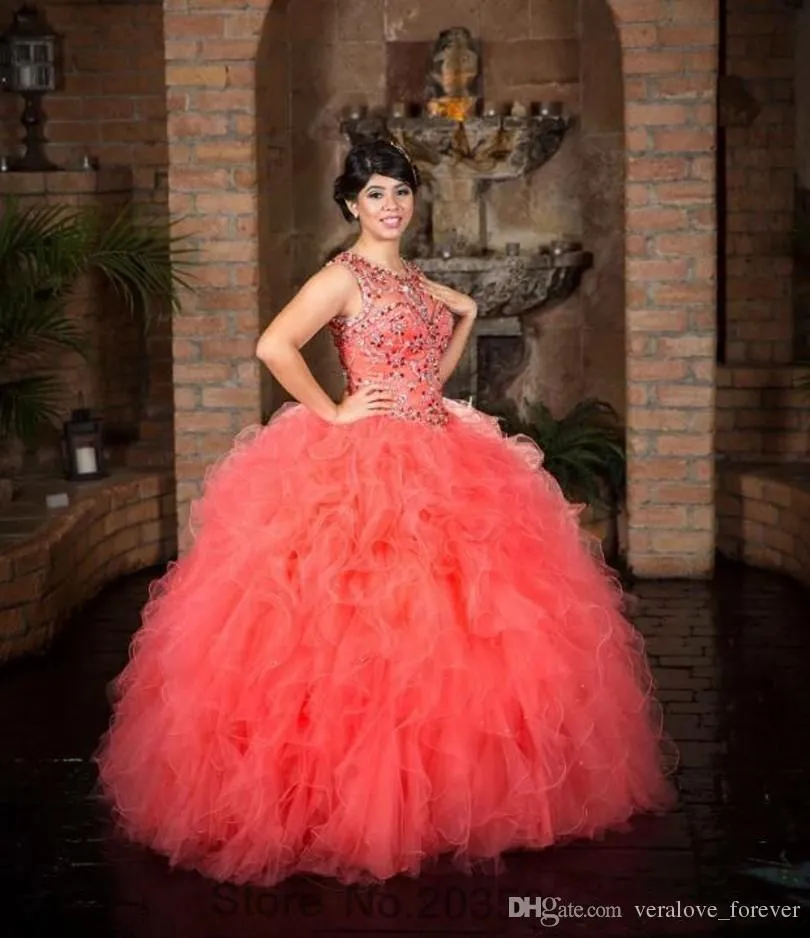 Anguria Ball Gown Quinceanera Abiti Sweet 16 Abiti Gonna a sbuffo Tulle Perline di cristallo Abiti da spettacolo di corallo per 15 anni