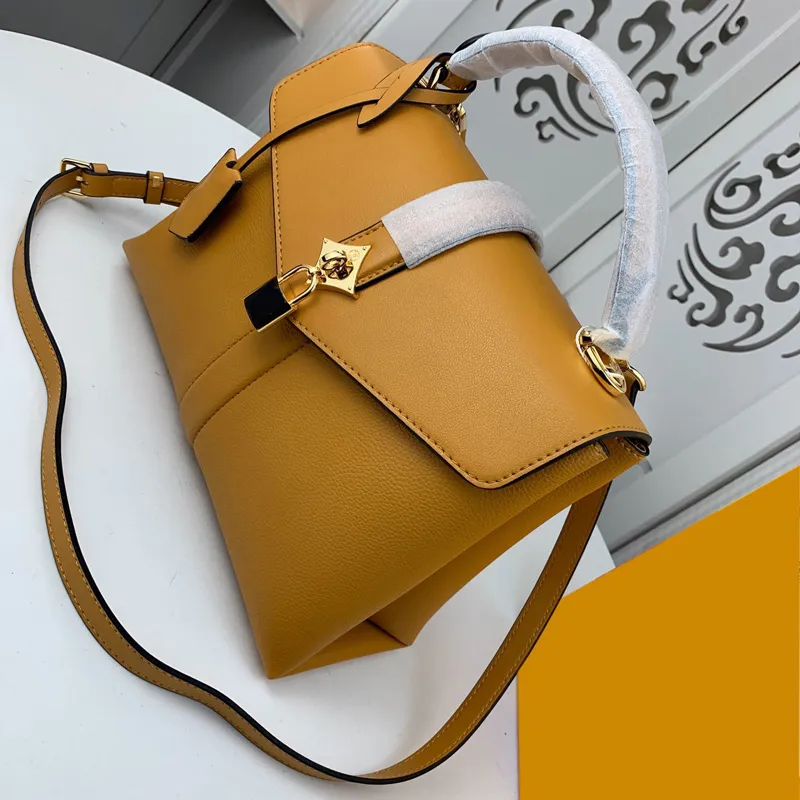 Womens luxurys Handbags Crossbody Bag Cosmetic Bag designers Bag Elegant Shoulder Bags Clutches Messenger bags Multi Pochette