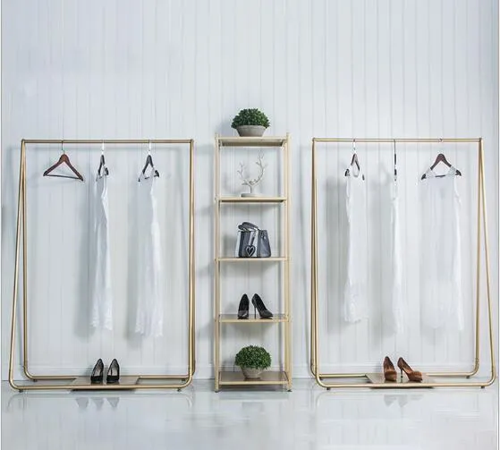 Sukienka Wieszarnia podłogowa komercyjne meble nordyckie prostocie w stylu zakupów w sklepach odzieżowych Złote boczne wiszące stojaki na szafkę mody dla pani