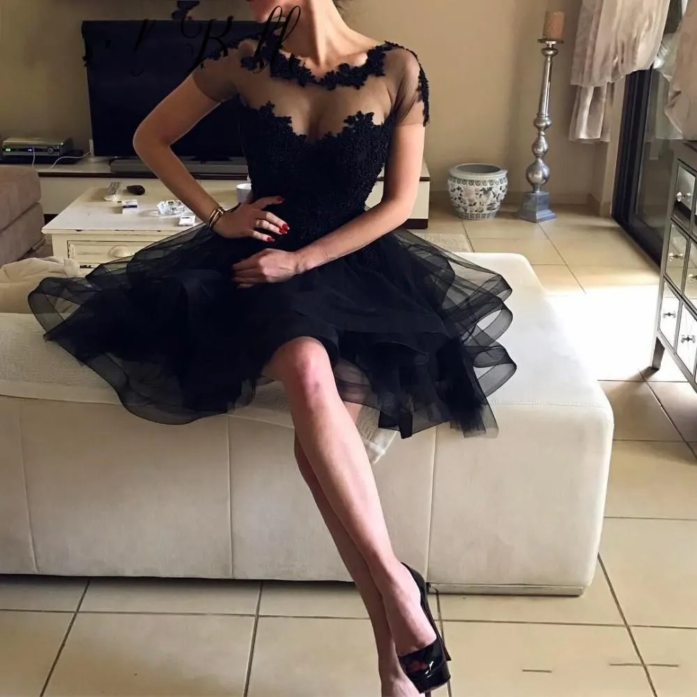 Little Black Prom Dresses for Graduation Beaded Lace Short Party Gowns 2019 Cocktail Dress Scoop Backless Homecoming Dresses