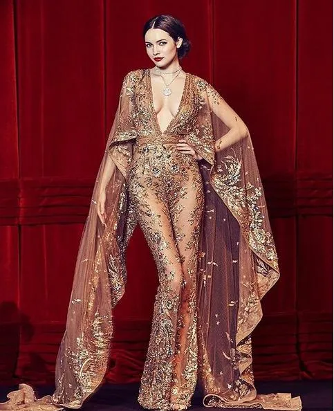 Sukienka wieczorowa Ziadnakad YouSef Aljasmi V-Neck Kombinezon Red Lace Aplikacje Zuhair Murad 2018 Kim Kardashian Kylie Jenner