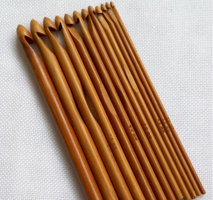 12pcs/set Sweater knitting Circular Bamboo Handle Crochet Hooks Smooth Weave Craft Needle 12 Size SN512