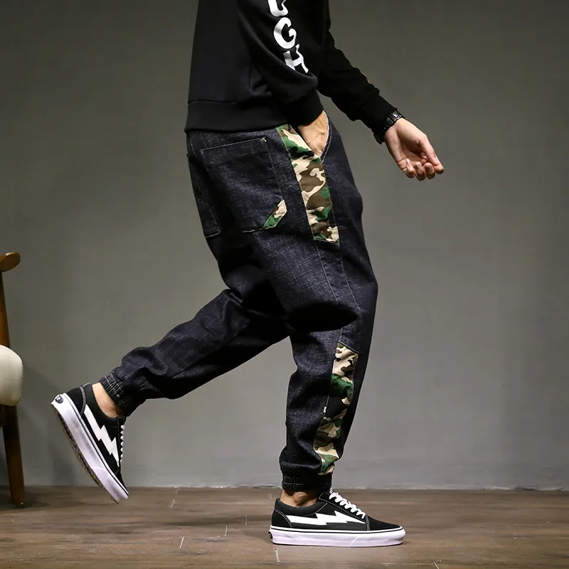 Young top men joggers