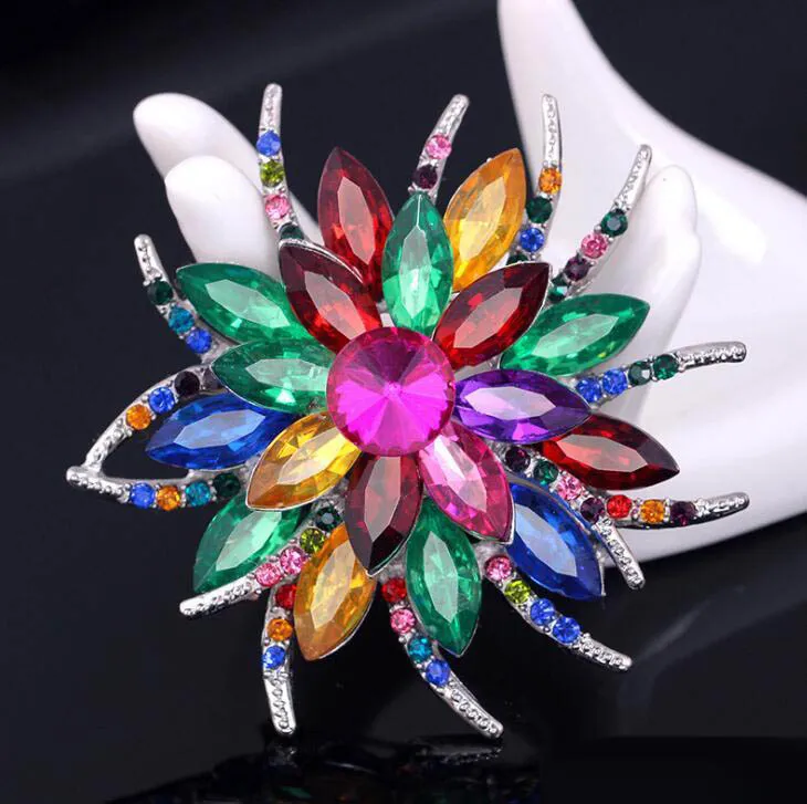 2019 nuevo estilo joyería femenina flor cristal diamantes de imitación alfileres y broches regalo de cumpleaños 8 colores