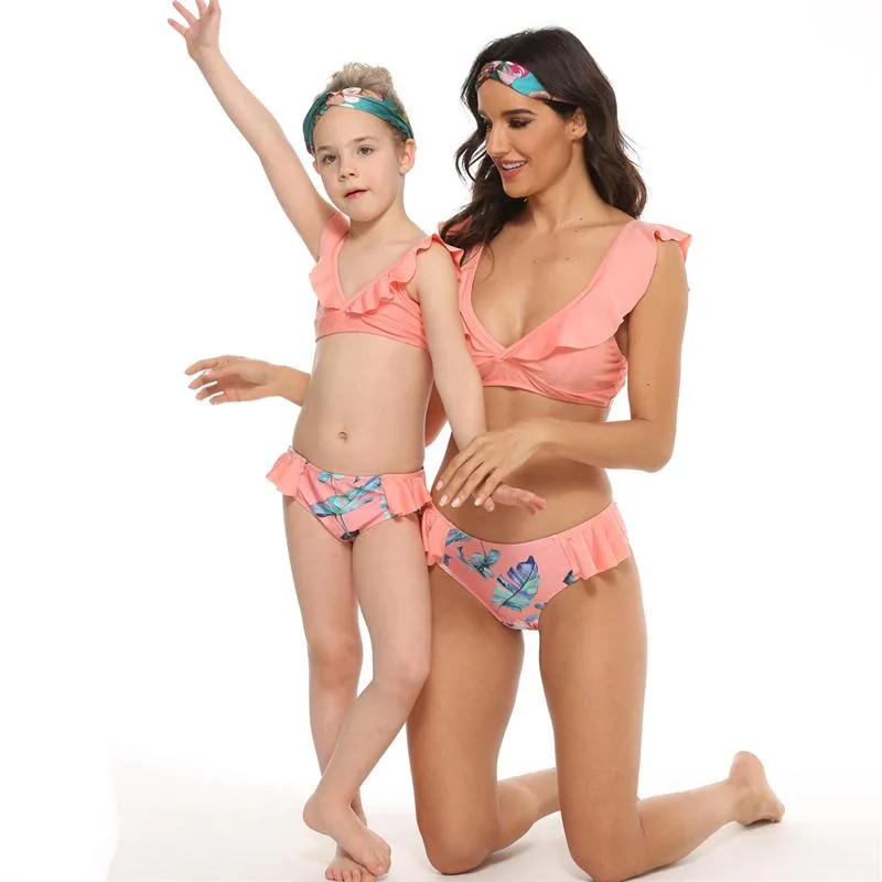 Bikini mama deals y niña