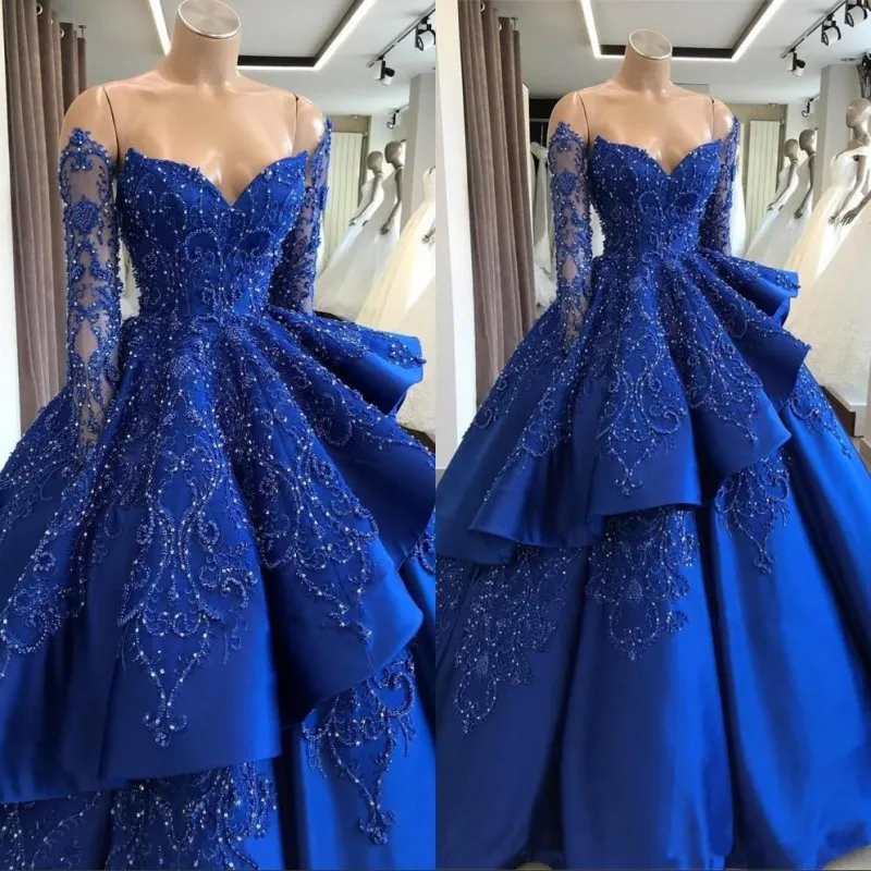 ロイヤルブルーサテンQuinceaneraプリンセスドレス長袖刺繍ビーズ層ボールガウンスイープトレインイブニングパーティーガウン