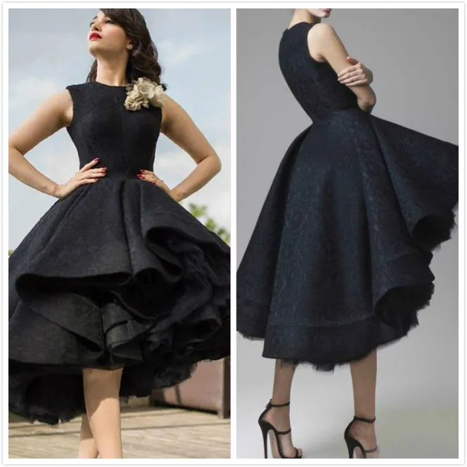 2019 Vestido de diseñador Parte delantera corta Parte posterior larga Vestidos de baile Elegante encaje negro Dubai Vestidos de noche árabes Longitud del té Alto Bajo Celebridad