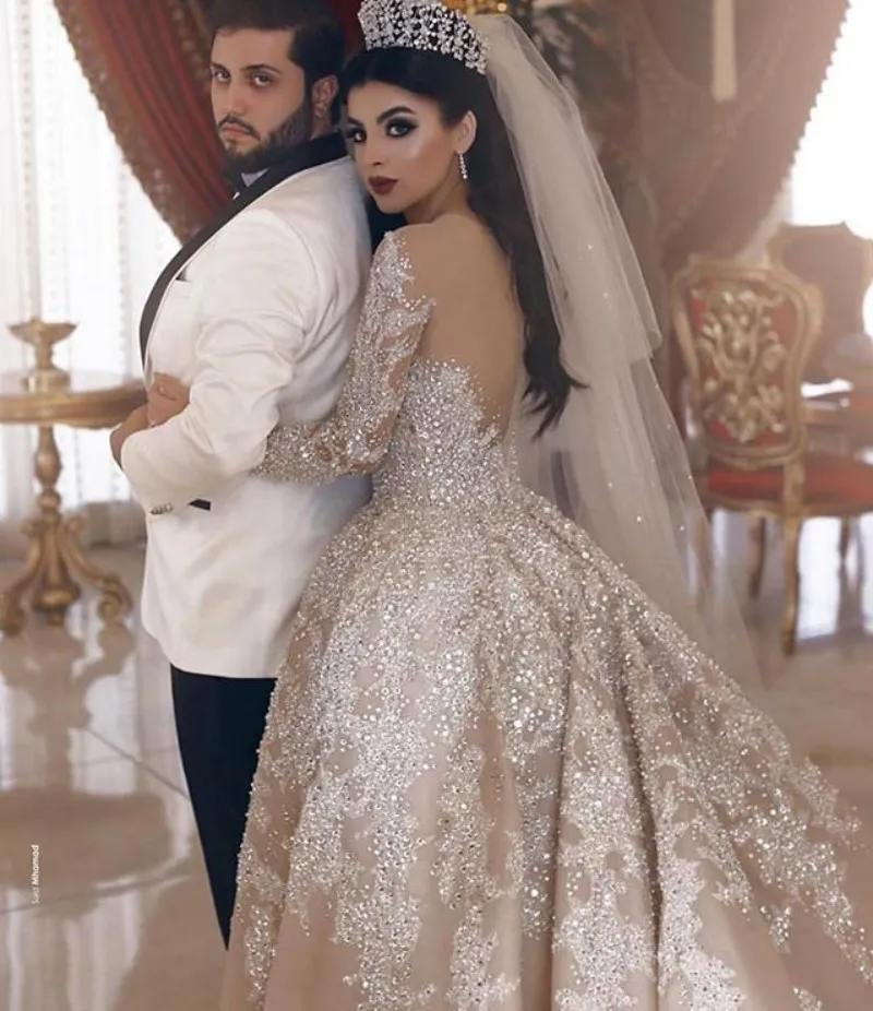 Dubai Arabic Vintage Wedding Dresses 2019 Long Sleeve Luxury Crystals Beaded Bridal Gowns Plus Size Court Train Wedding Dress