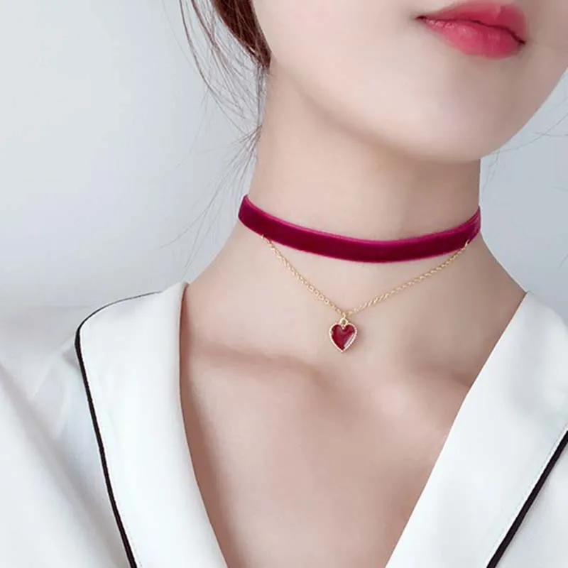  ISCASSE Black Choker Necklaces for Woman Love Heart Choker  Necklace Adjustable Velvet Choker Soft Collar Chain Red Heart Necklace for  Girls Fashionable Dress Up: Clothing, Shoes & Jewelry