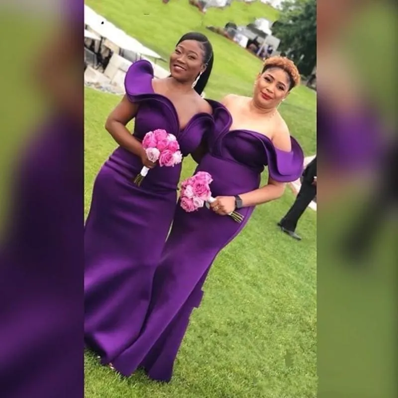 2020 Afrikanska Deep Purple Long Bridesmaid Dresses Fashion Ruffles Off Axel Ärmlös Mermaid Bröllop Party Gowns Maid of Honor Dresses