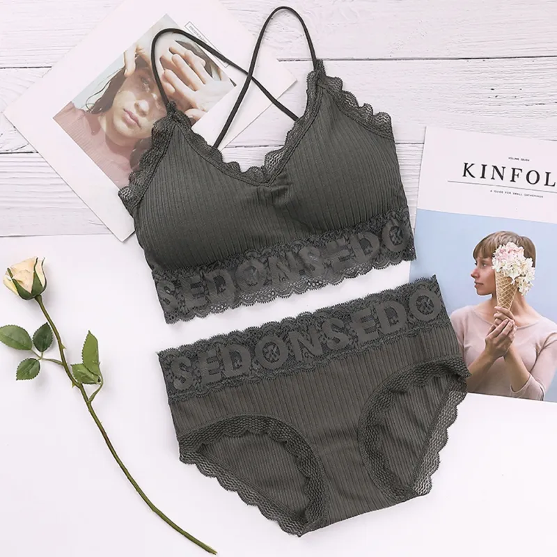 Wholesale Lace Bra And Panties Set Back With Fashionable Letter