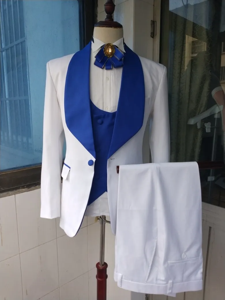 Alta Qualidade Um Botão Branco Groom Lateral Do Lado TuxeDos Xaile Homens Homens Ternos 3 Peças Casamento / Prom / Jantar Blazer (Jacket + Calças + Vest + Gravata) W459