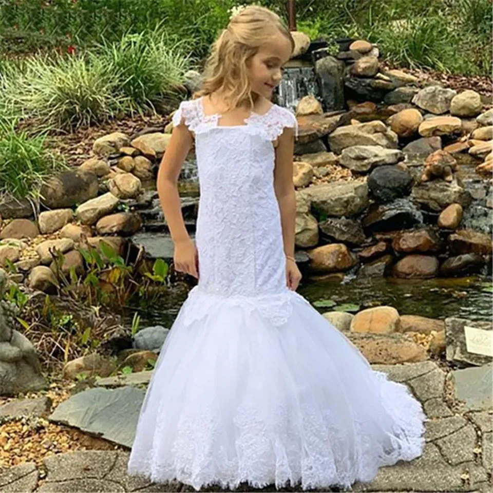 Abiti da ragazza di fiore a sirena in pizzo bianco per la festa nuziale Manicotto della protezione Lunghezza del pavimento Abiti da comunione per battesimo di compleanno per bambini adorabili