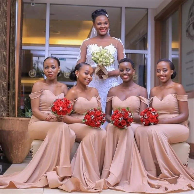 2020セクシーなシンプルな人魚の花嫁介添人ドレスオフショルダーオープンバックスイープトレインプラスサイズ南アフリカの結婚式のゲストメイド名誉ガウンのメイド
