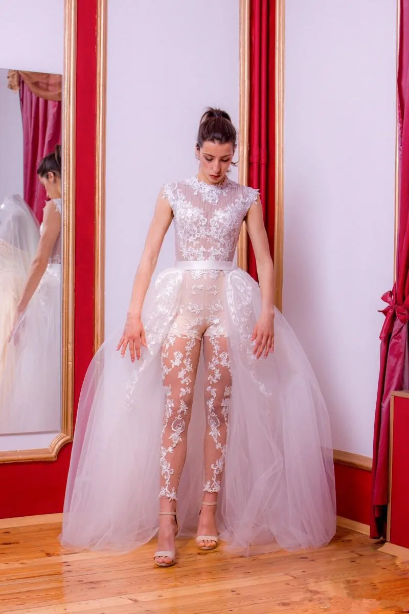 Vestidos con sales moños grandes