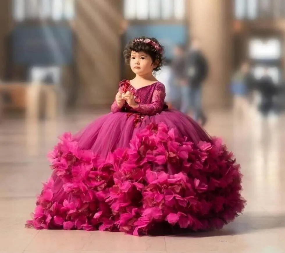 Princess Ball Gown Girls Pageant Klänningar Vintage Lång Långärmad Ruched Ruffles Puffy Kids Formal Party Gowns Flower Girl Dress