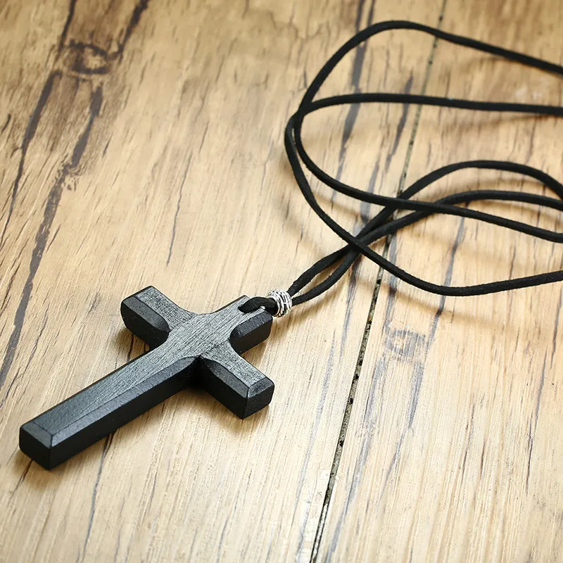革製のコード付きの大きな木製のネックレスハンド彫刻ネックレス信仰イエスメンズジュエリー5282302