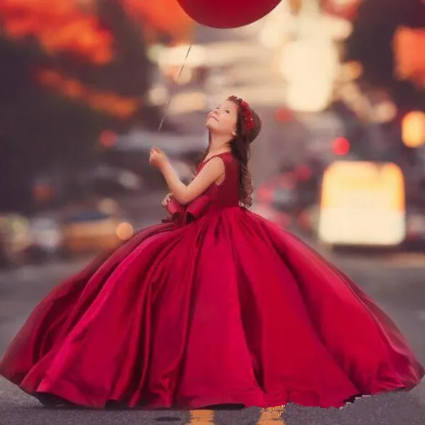 Red Ball Princess Flower Girls Sukienki na wesela Dzieci Formalne noszenie modnego stroju konkursów satynowe suknie vestidos de primera 0418