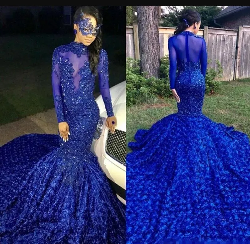 Luxo Cauda Longa Azul Royal 2019 Meninas Negras Sereia Vestidos de Baile De Alta Neck Mangas Compridas Frisado Flores Artesanais Vestidos de Festa À Noite