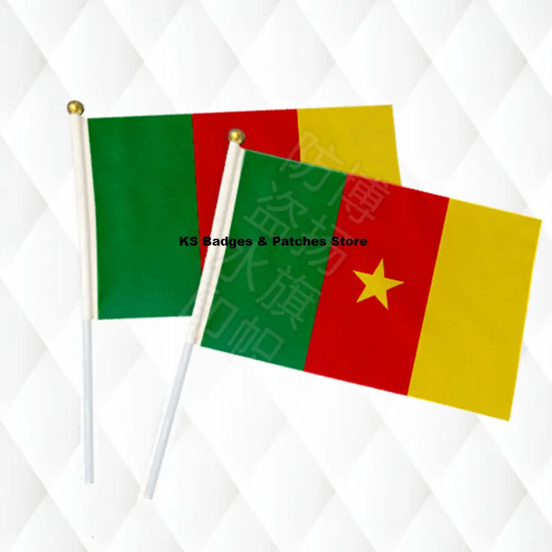 Camerun Hand Held Stick Bandiere di stoffa Palla di sicurezza Top Hand Bandiere nazionali 14 * 21CM 10 pezzi molto