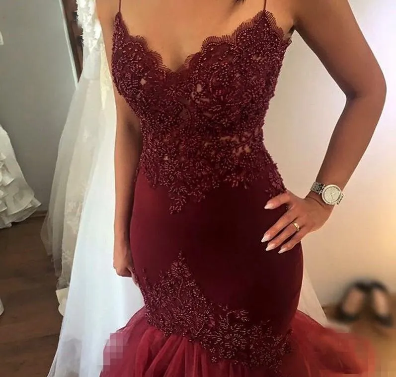 Perles lourdes bordeaux sirène robes de bal sexy pure bretelles spaghetti corset volants jupe balayage train robe de soirée robe formelle 2019