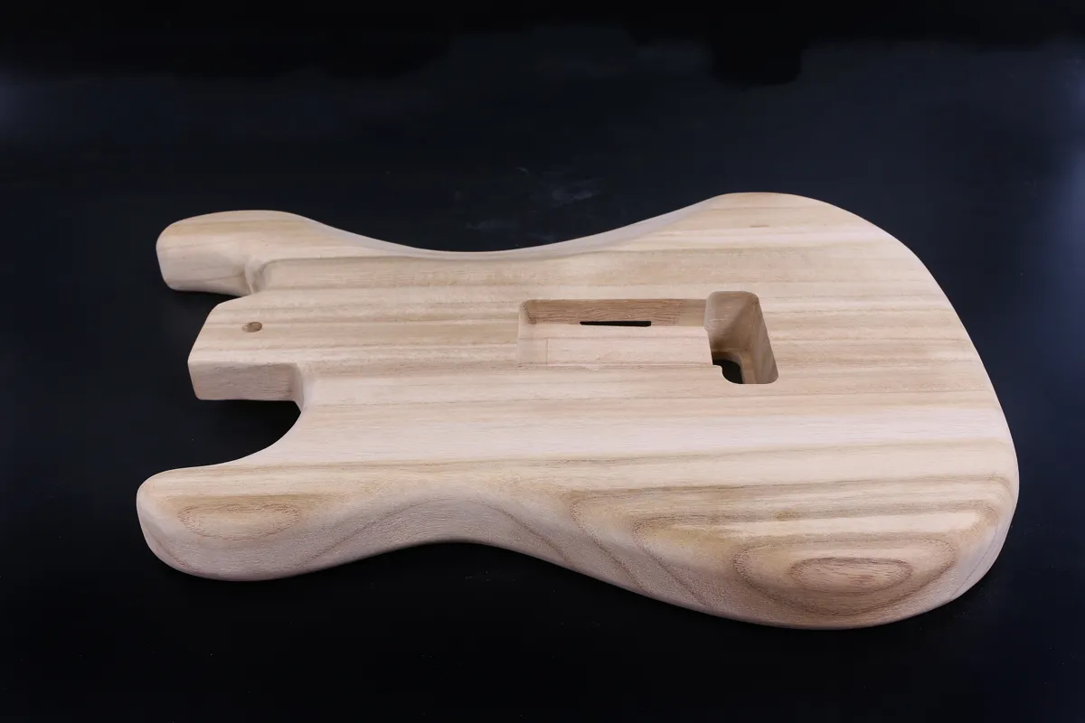 Corps de guitare Yinfente pour remplacement de guitare électrique Strat bois de Paulownia inachevé