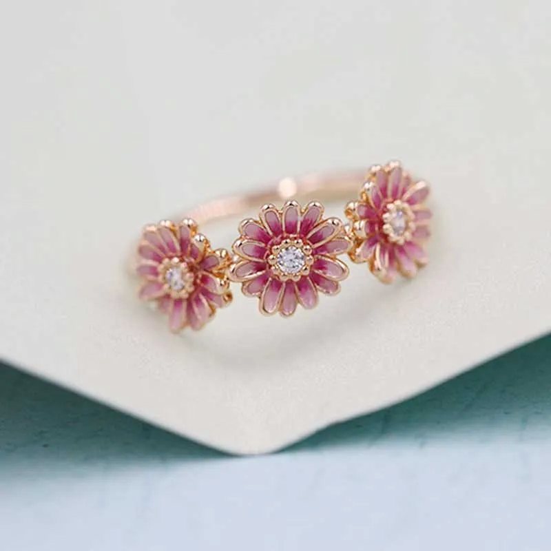 2020 Neuer 100 % 925er Sterlingsilber-Europäischer Pandora-Stil Rosa Gänseblümchen-Emaille-Trio-Ring für Frauen