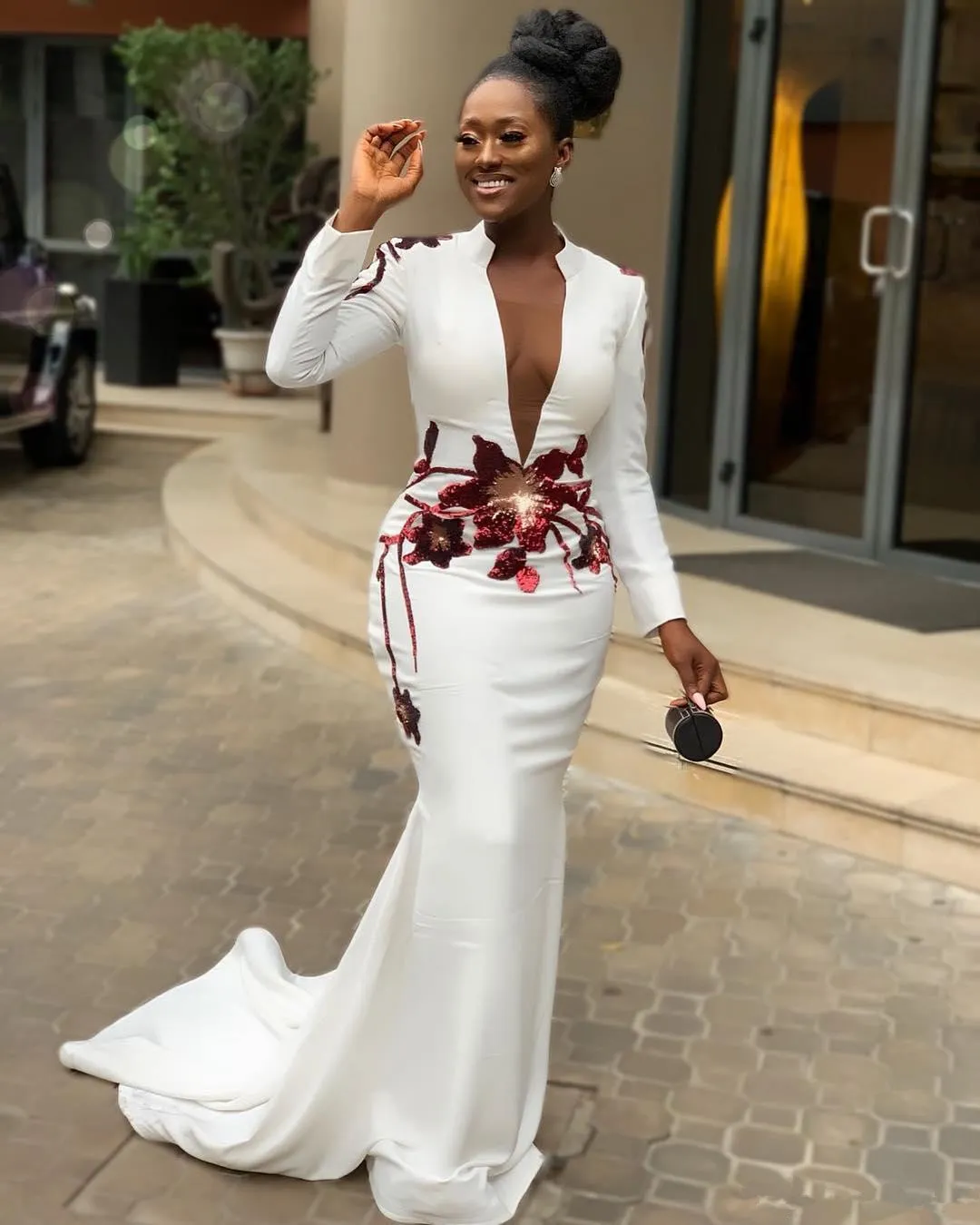Sirene Blanche Sexy 2019 Robes De Soiree Africaines Deep V Couche A Manches Longues Appliques Robes De Bal Robes De Fete Formelles Du 107 33 DHgate