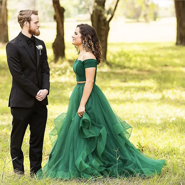 emerald green prom dress