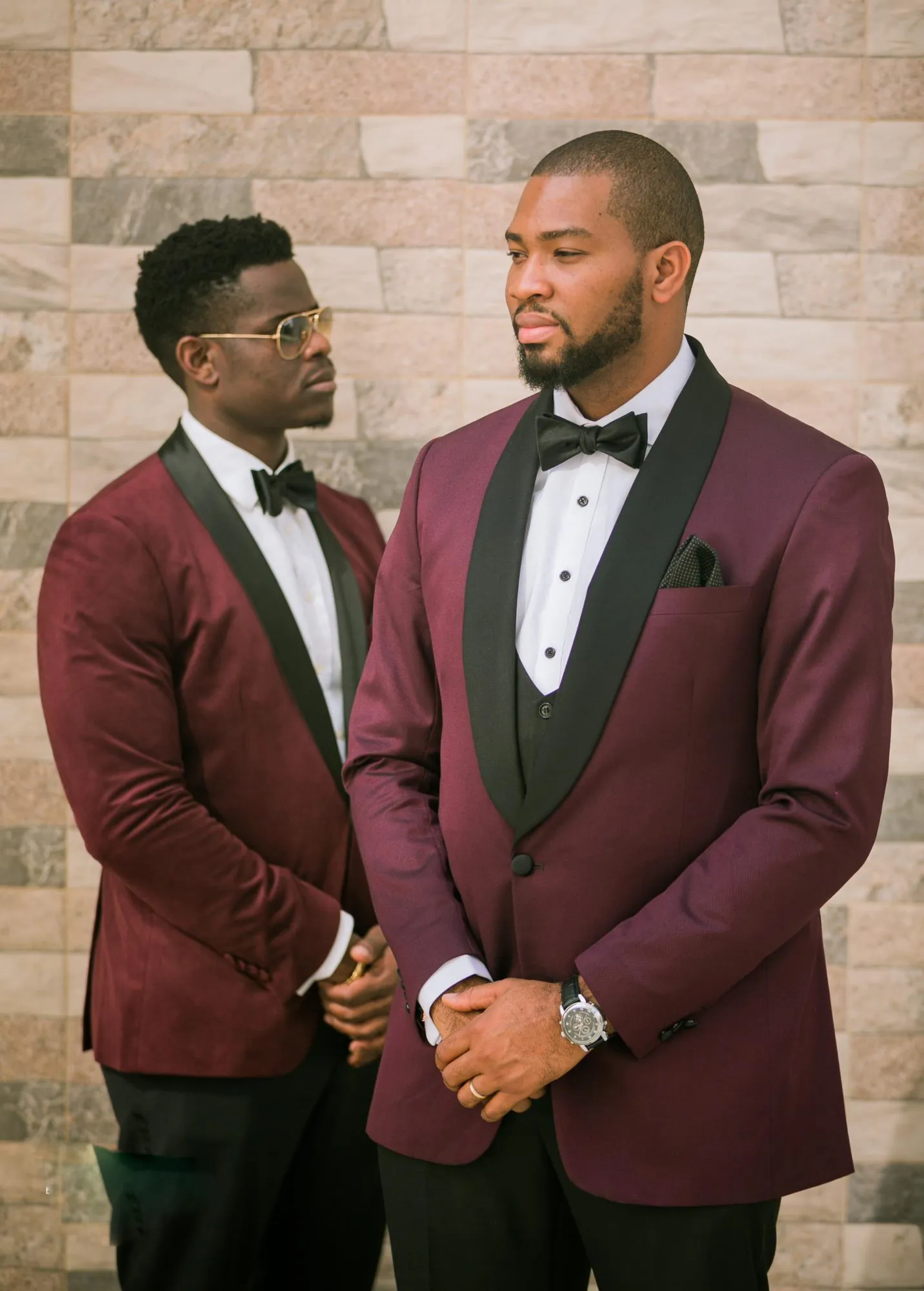 Burgundy/Navy Blue Peak Lapel Slim Fit Mens Groom Burgundy Tuxedo Suit With  Jacket, Pants, And Tie Excellent Groom Trousers 1340 From Good Happy,  $81.88 | DHgate.Com