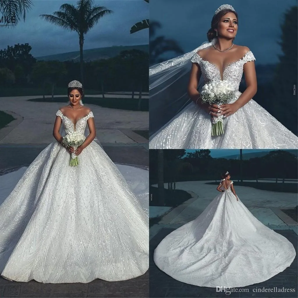 Árabe de luxo brilhante vestido de baile vestidos de casamento novo fora do ombro sem mangas sem encosto vestido de noiva catedral trem vestido de noiva plus size