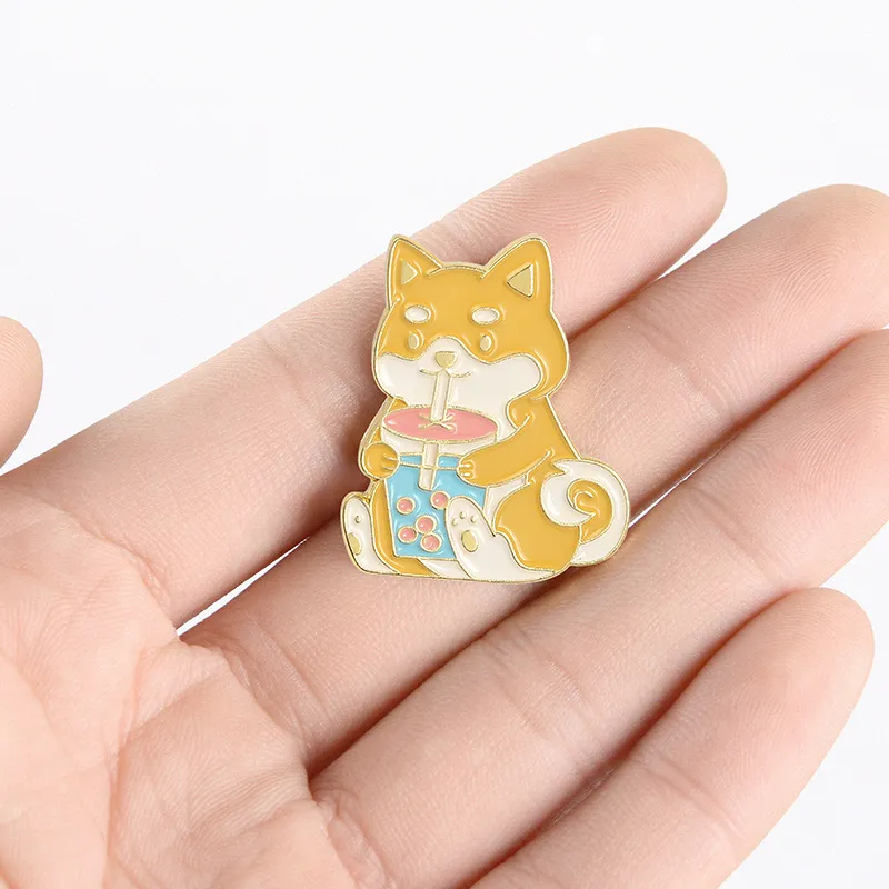 Cartoon Katze Milch Tee Broschen Niedlichen Tier Trinken Milch Tee Emaille Pins Rucksack Tasche Taste Abzeichen Schmuck Kinder Geschenk