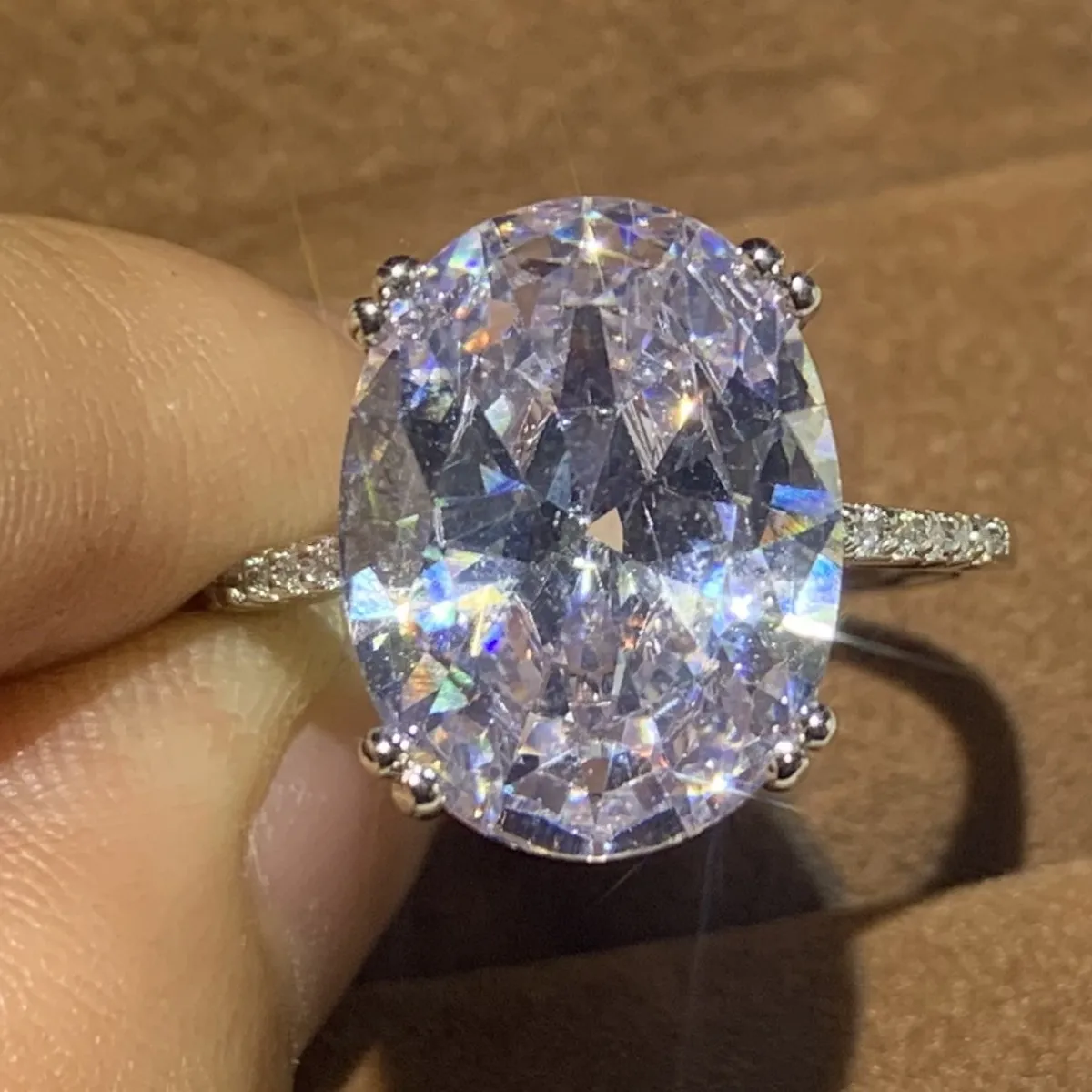 Partihandel-Luxury Smycken Solitaire Diamond Real 925 Sterling Silver Oval Klipp Vit Topaz Gemstones Dove Egg Women Wedding Band Ring Gift