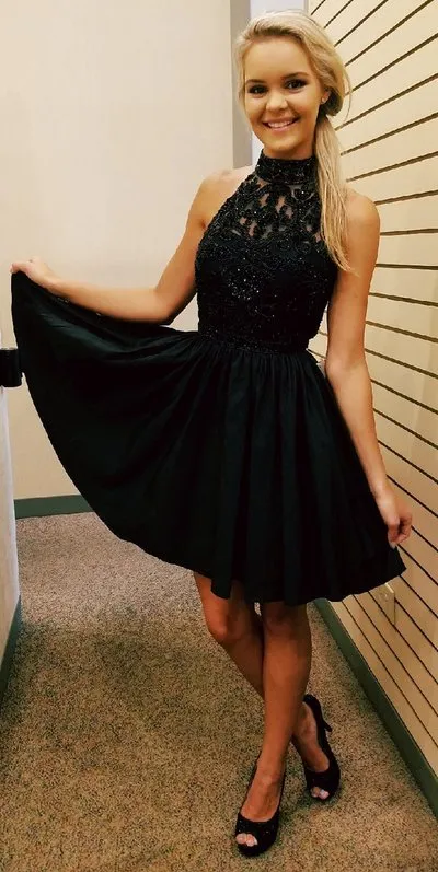 Vestidos de fiesta cortos negros de cuello alto con cuentas Vestidos de fiesta hasta la rodilla personalizados