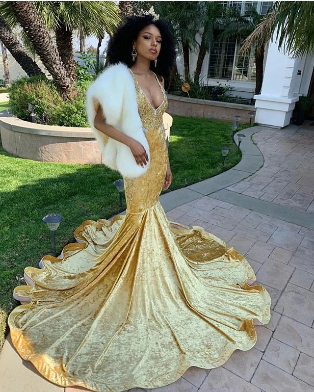 Sarı Kadife 2019 Yeni Mermaid Abiye Derin V Boyun örgün elbiseler akşam Mahkemesi Tren Abendkleider Elbise Abiye giyim robe de soire