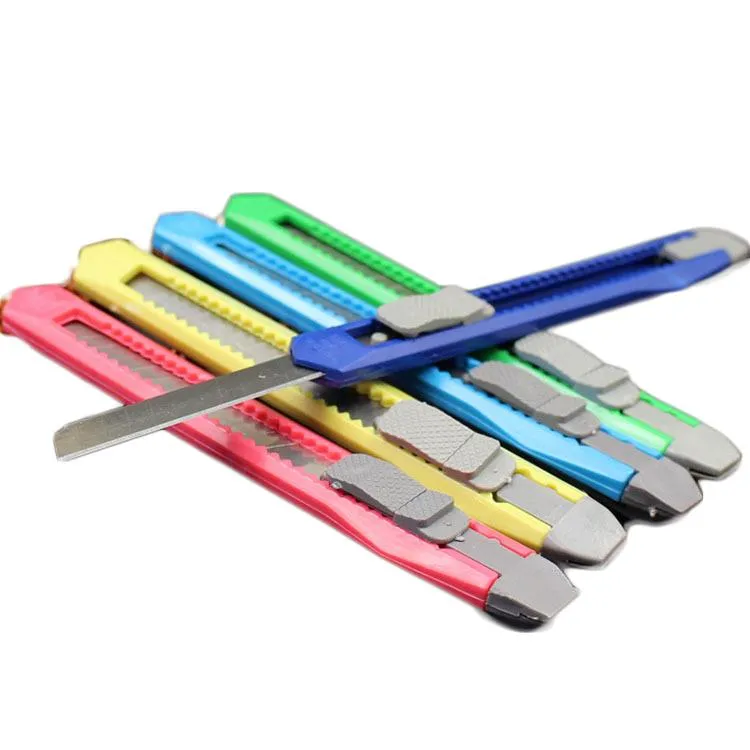 DHL Candy colors mini Utility Knife multifunction Art Cutter Students Paper Snap Off Retractable Razor Blade Knife Stationery Color Random