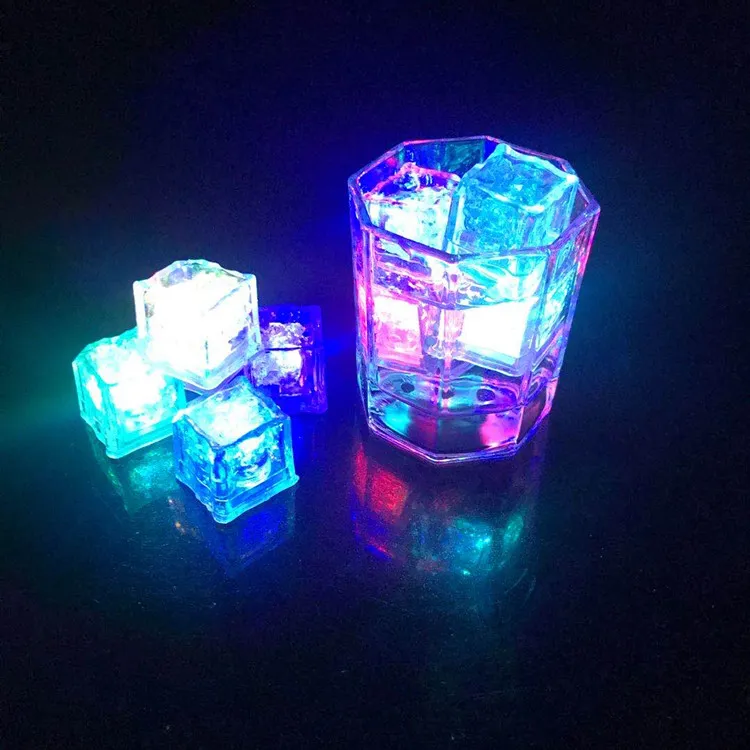 heel assistent grens LED Flash Ice Cube Gloeiende Partij Onderwater Licht Led Knipperende  Ijsblokjes Vloeibare Actieve Sensor Nachtverlichting voor