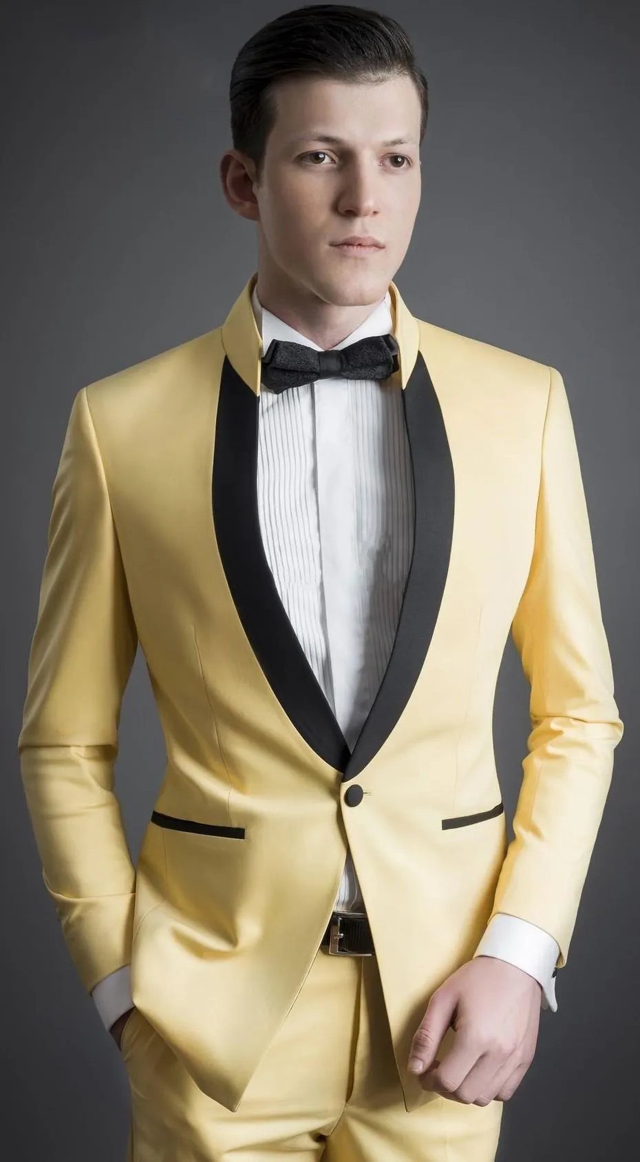 Moda Um Botão Luz Amarelo Noivo Smoking Gola Homens Ternos 2 peças Casamento / Baile / Jantar Blazer (Jaqueta + calça + gravata) W920
