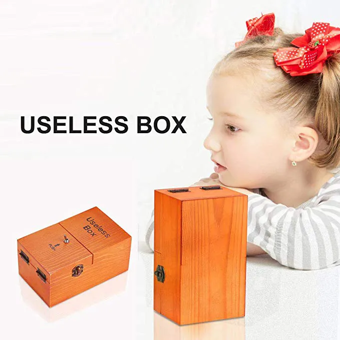 مربع جديد عديم الفائدة ينطلق في صندوق التخزين الخشبي وحده آلة تم تجميعها بالكامل في هدايا الصندوق للبالغين والأطفال
