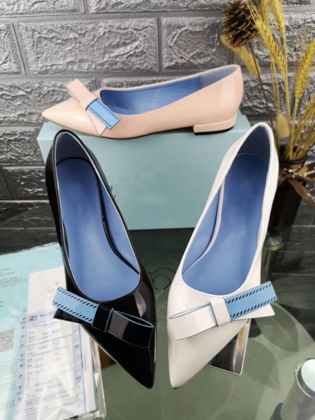 Hot Sale-Ladies Fashion Pointed Flat Shoes Patent Leather Bow Ladies Fashion Single Shoes Gå med trend