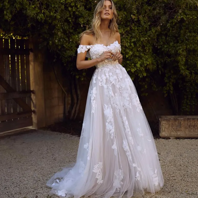 Vintage Country Style A-line Wedding Dresses Sweetheart Sheer Straps Lace Appliques Tulle Boho Bohemian Beach Bridal Gowns Sweep Train