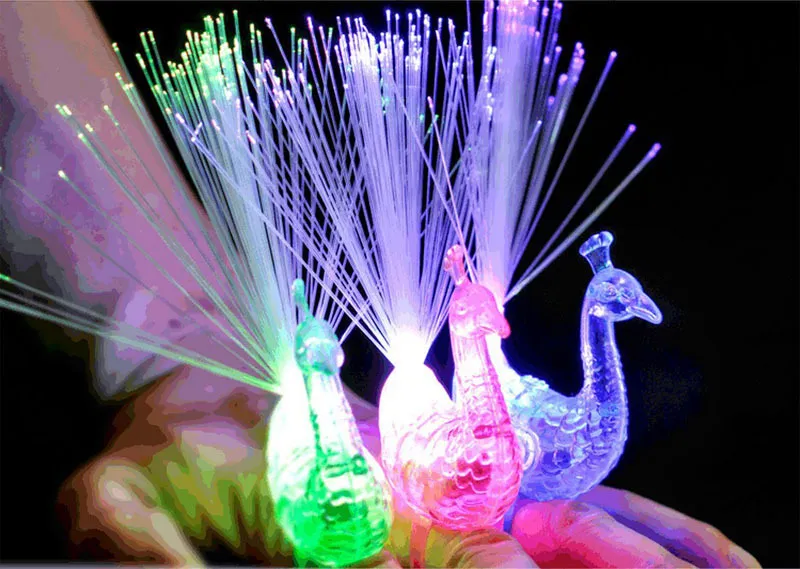Creativo anello luminoso bambini pavone dito luce scolorimento pavone schermo aperto lampada in fibra ottica bancarelle flash giocattoli