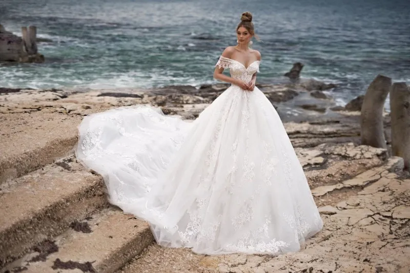 navy blue and white wedding dress RONGLONG Women White Luxury Bride Dresses Off-Shoulder Lacing Wedding Dresses M, Blue, XL Fashion lighting conditions Wedding Dress Navy Blue Dress