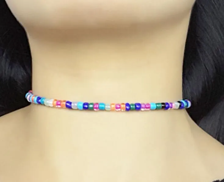 Collana girocollo con perline di semi: stile boho multicolore - Italia